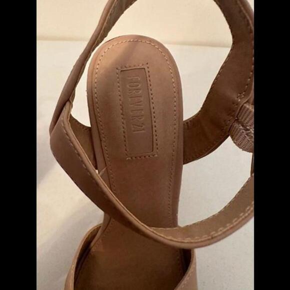 Forever21 Tan Heels: Stylish and Versatile Addition to Your Wardrobe - Picture 2 of 4